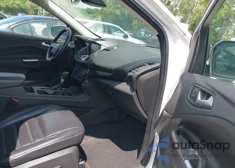 2017 Ford Escape Titanium из США, поврежденный, VIN 1FMCU0JD2HUC46602